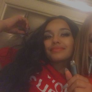 Meet your Posher, Mercedes